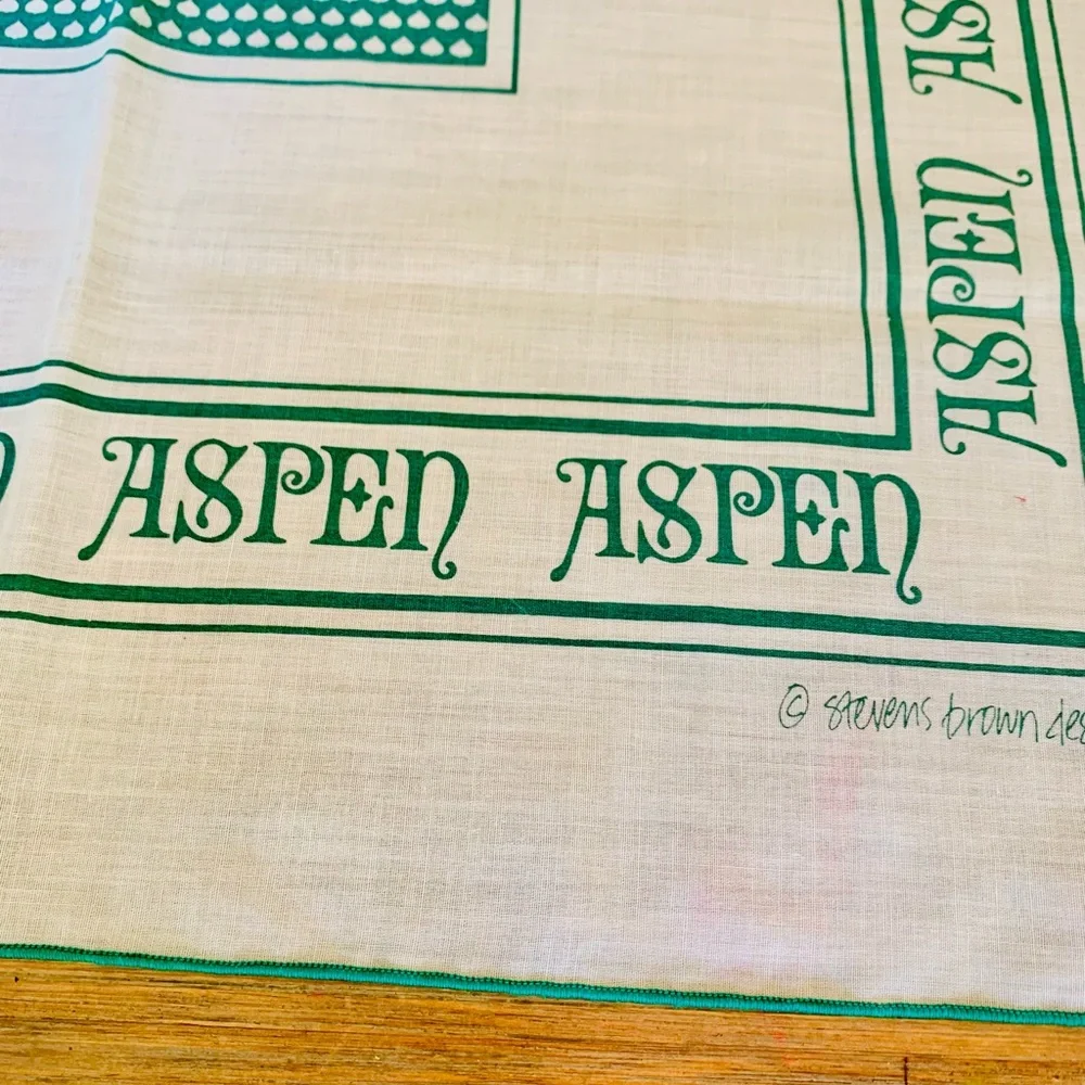 Aspen vintage resort Stevens brown design Green and White Scarf square